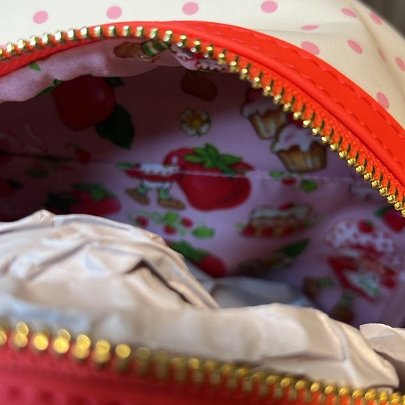 NWT Loungefly Strawberry Shortcake Strawberry House Mini Backpack - Picture 7 of 10